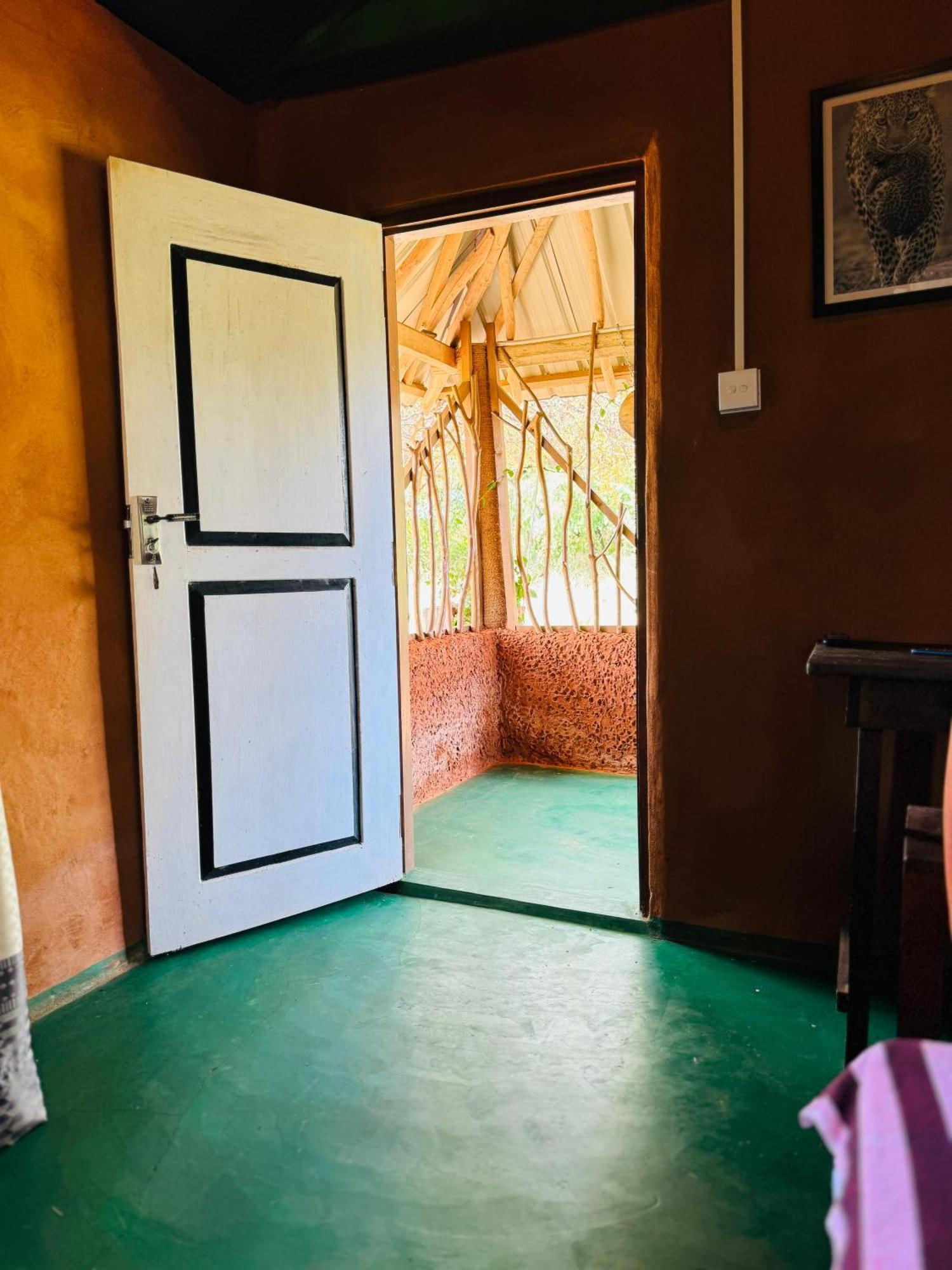 ホテル Animal View Point Yala ティッサマハーラーマ エクステリア 写真